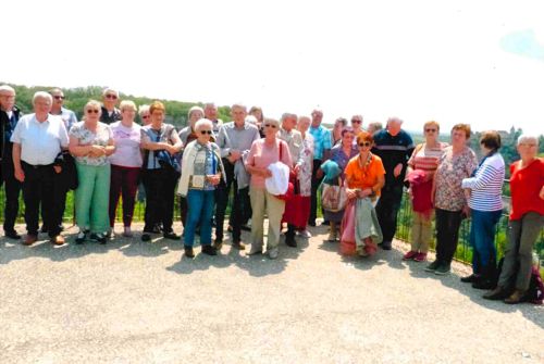 Groupe du club des ainés du Griou à Saint-Jacques-des-Blats dans le Cantal