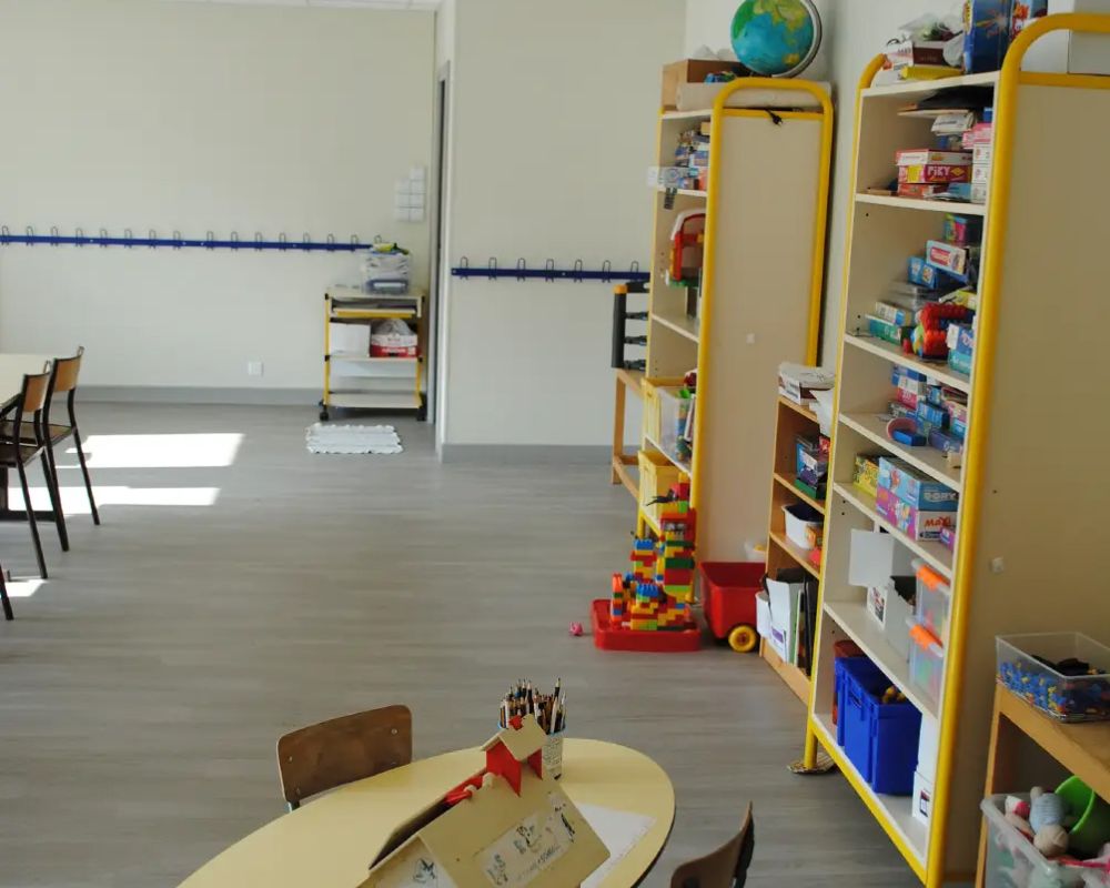 Salle de classe de l'école maternelle de Saint-Jacques-des-Blats