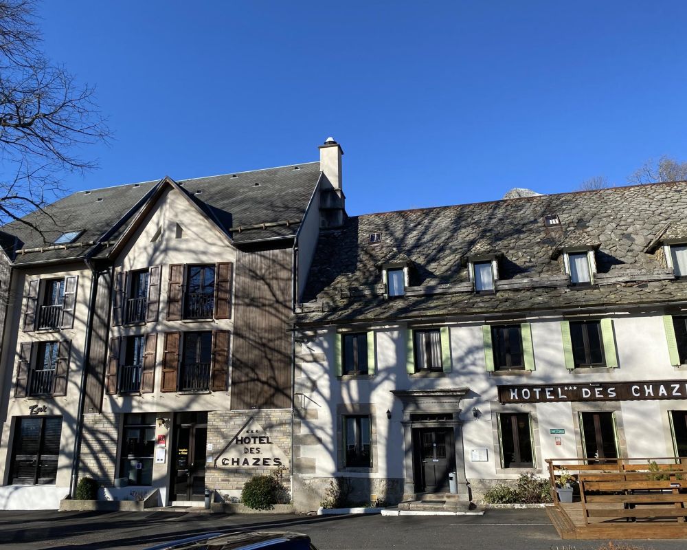 A Saint-Jacques-des-Blats, Anaïs et Sylvain ont choisi de reprendre le flambeau de la ferme familiale du Griou existante depuis 2 générations.